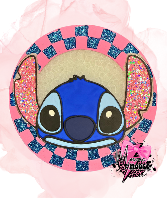 Blue Alien Head Checkered Circle